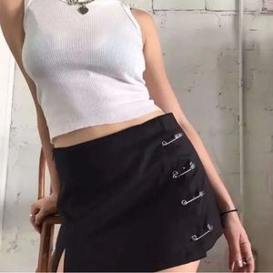 SAFETY PIN MINI SKIRT